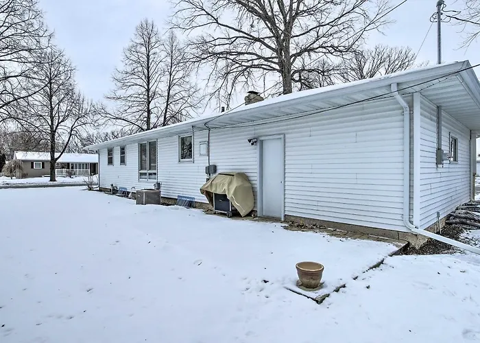 Green Bay Home: 3 Blocks To Lambeau Field!